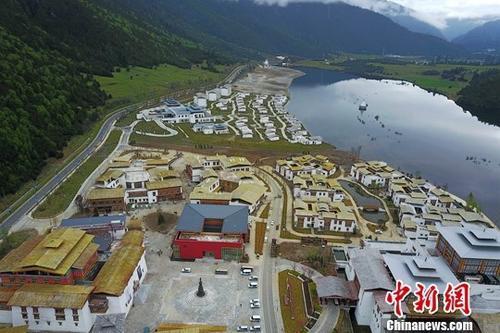 資料圖：初夏的西藏林芝魯朗小鎮(zhèn)美輪美奐,。<a target='_blank' href='http://www.chinanews.com/'>中新社</a>記者 張浪 攝
