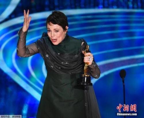 奧利維亞·科爾曼憑借在電影《寵兒》里的傳神演繹,，首次提名即獲獎(jiǎng),。同時(shí)，著名女演員格倫·克洛斯第七次陪跑,，仍無收獲,。