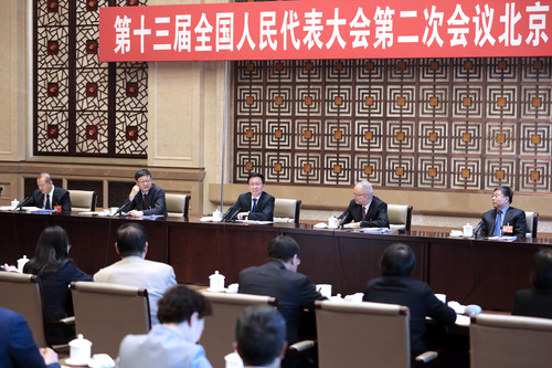 3月8日,，中共中央政治局常委、國務(wù)院副總理韓正參加十三屆全國人大二次會議北京代表團的審議,。新華社記者 劉彬 攝