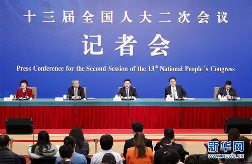 　　3月9日，十三屆全國人大二次會議新聞中心舉行記者會,，邀請國務院國資委主任肖亞慶,，副主任翁杰明，秘書長,、新聞發(fā)言人彭華崗就“國有企業(yè)改革發(fā)展”相關問題回答中外記者提問,。 新華社記者 沈伯韓 攝