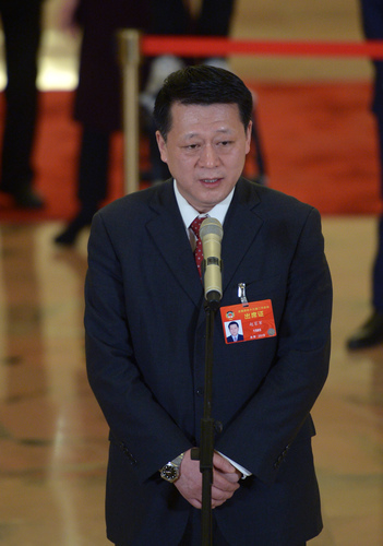 3月9日，全國政協(xié)十三屆二次會(huì)議在北京人民大會(huì)堂舉行第二次全體會(huì)議,。這是全國政協(xié)委員趙家軍在“委員通道”接受采訪,。