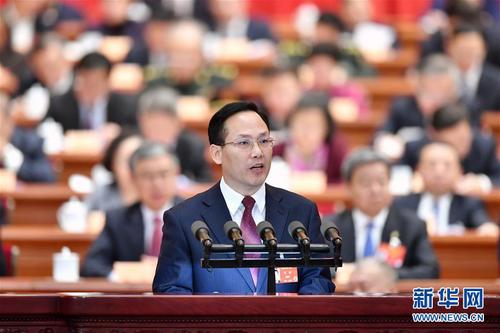 徐曉委員代表共青團(tuán)中央全國青聯(lián)作大會發(fā)言,。 新華社記者 殷博古 攝