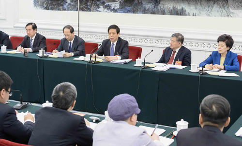 3月12日,，中共中央政治局常委、全國人大常委會委員長栗戰(zhàn)書參加十三屆全國人大二次會議寧夏代表團的審議。新華社記者 李濤 攝