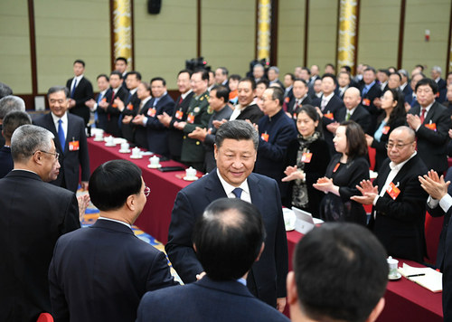 3月4日下午,，中共中央總書記、國家主席,、中央軍委主席習(xí)近平看望參加全國政協(xié)十三屆二次會議的文化藝術(shù)界,、社會科學(xué)界委員，并參加聯(lián)組會,，聽取意見和建議,。