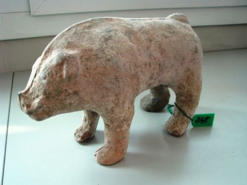 這是唐代彩繪駱駝（返還編號360），駱駝作昂首嘶鳴狀,。