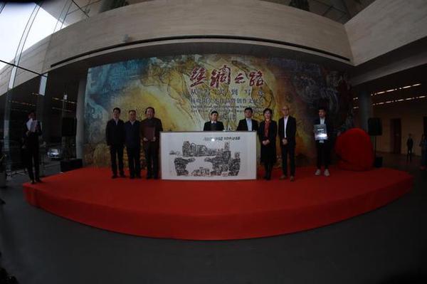 從絲綢之路的歷史中汲取智慧：楊曉陽美術作品暨創(chuàng)作文獻展啟幕天津
