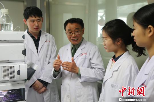 中國科學(xué)家揭開何首烏導(dǎo)致肝損傷之謎