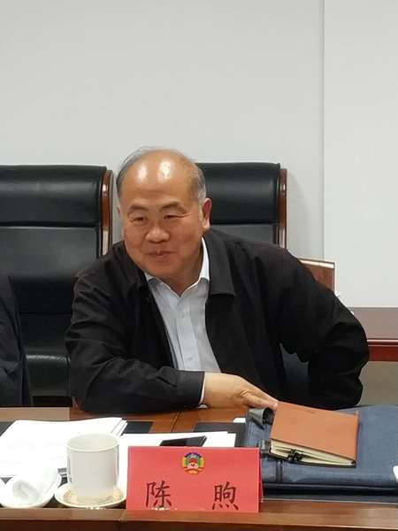 市政協(xié)副秘書長,、研究室主任陳煦在座談會(huì)上講話