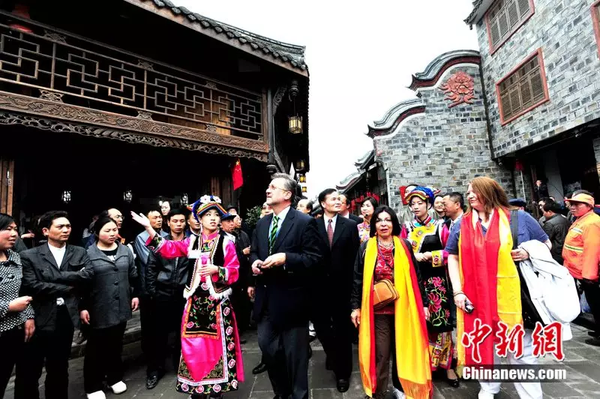 2011年4月19日,，中國四川國際文化旅游節(jié)在汶川縣水磨鎮(zhèn)開幕。中新社記者 安源攝