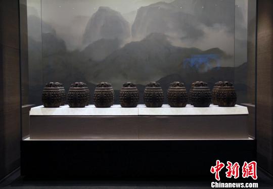 孔子博物館擁有各類館藏文物70萬件?！⊥躏w 攝