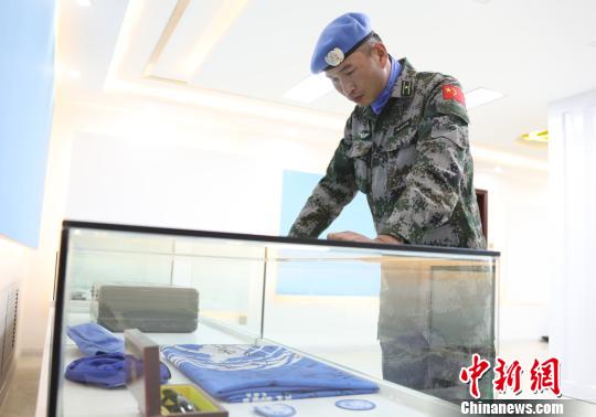 卞龍?jiān)俅蝸淼缴炅亮亮沂考o(jì)念廳,?！钤傩?攝