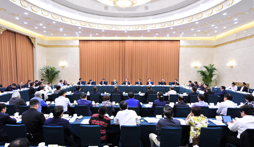 5月14日,，全國政協(xié)在京召開“創(chuàng)新驅(qū)動發(fā)展”專題協(xié)商會,，中共中央政治局常委、全國政協(xié)主席汪洋出席并講話,。圖為“創(chuàng)新驅(qū)動發(fā)展”專題協(xié)商會分組討論會會場,。