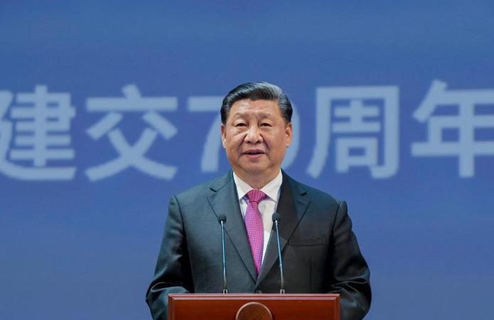 習(xí)近平和俄羅斯總統(tǒng)普京共同出席中俄建交70周年紀(jì)念大會(huì)并觀看文藝演出