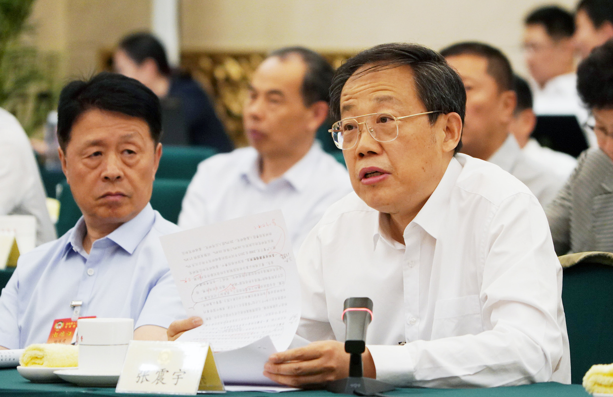      全國(guó)政協(xié)十三屆常委會(huì)第七次會(huì)議小組討論現(xiàn)場(chǎng)