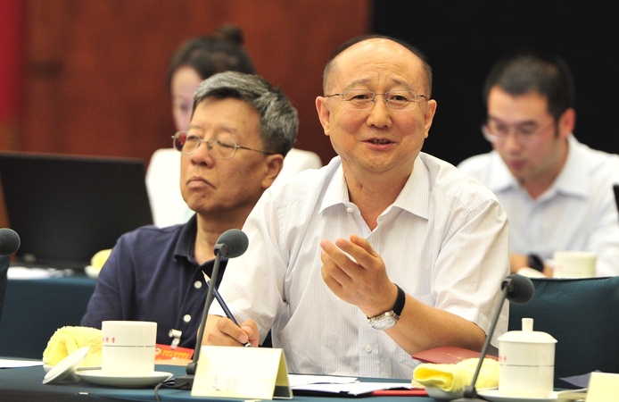     全國(guó)政協(xié)十三屆常委會(huì)第七次會(huì)議小組討論現(xiàn)場(chǎng)