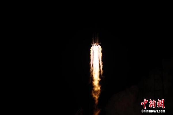 此次發(fā)射的北斗三號衛(wèi)星和配套運載火箭分別由中國航天科技集團(tuán)有限公司所屬的中國空間技術(shù)研究院和中國運載火箭技術(shù)研究院抓總研制,。這是長征系列運載火箭的第307次飛行。文 郭超凱 楊欣 圖 郭文彬