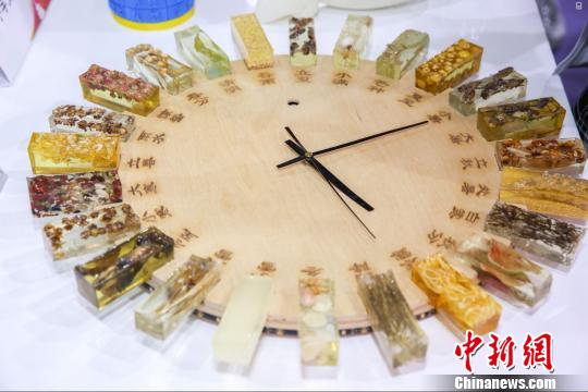 北京市首屆中小學(xué)文化創(chuàng)意展示活動啟動。圖為學(xué)生作品,。組委會供圖