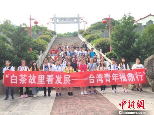 圖為合影留念,。　王俊驍 攝
