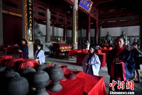 本次“釋菜禮”活動是福州文廟自修復(fù)重開之后,，首度恢復(fù)舉行“釋菜禮”儀式?！蚊?攝