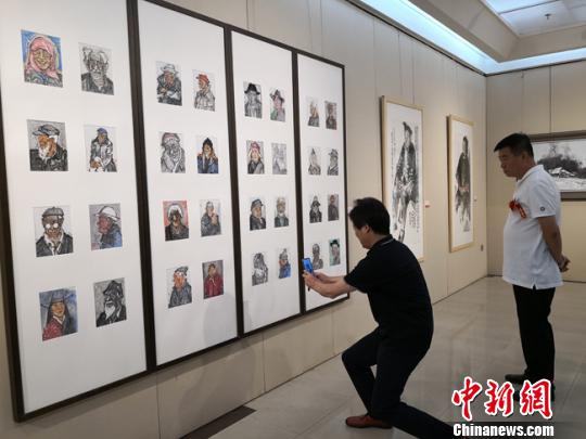 圖為展覽現(xiàn)場(chǎng)?！钅?攝
