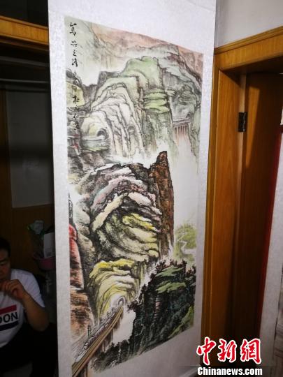 杜府仁作品《復(fù)興之路》,。　李曉偉 攝