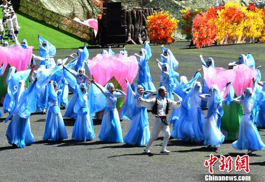開幕式上的鍋莊表演?！“苍?攝