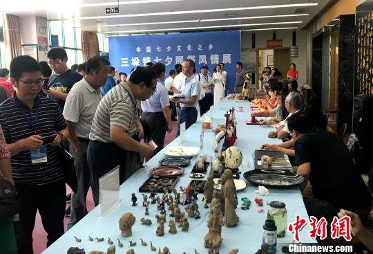 8月6日，“秦觀故里”高郵三垛舉行七夕民俗風(fēng)情展,?！〈藜衙?攝