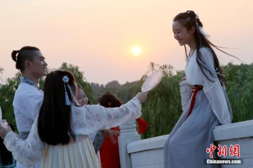 點(diǎn)擊進(jìn)入下一頁