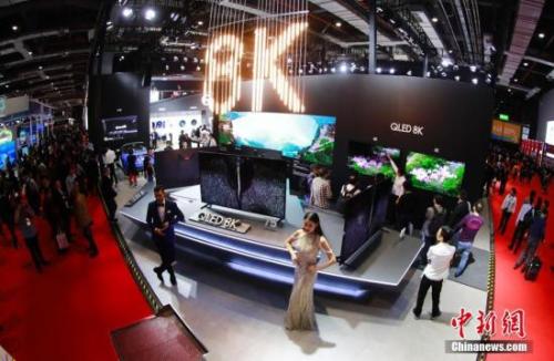 資料圖：廠商展示的8K高清電視,。<a target='_blank' href='http://www.chinanews.com/'>中新社</a>記者 杜洋 攝