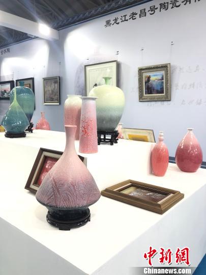 展會匯集了來自臺灣,、巴基斯坦,、泰國等地的上萬件藝術(shù)珍品?！垘?攝