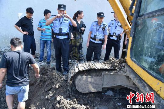 古錢幣出土現(xiàn)場,。　楊立超 攝