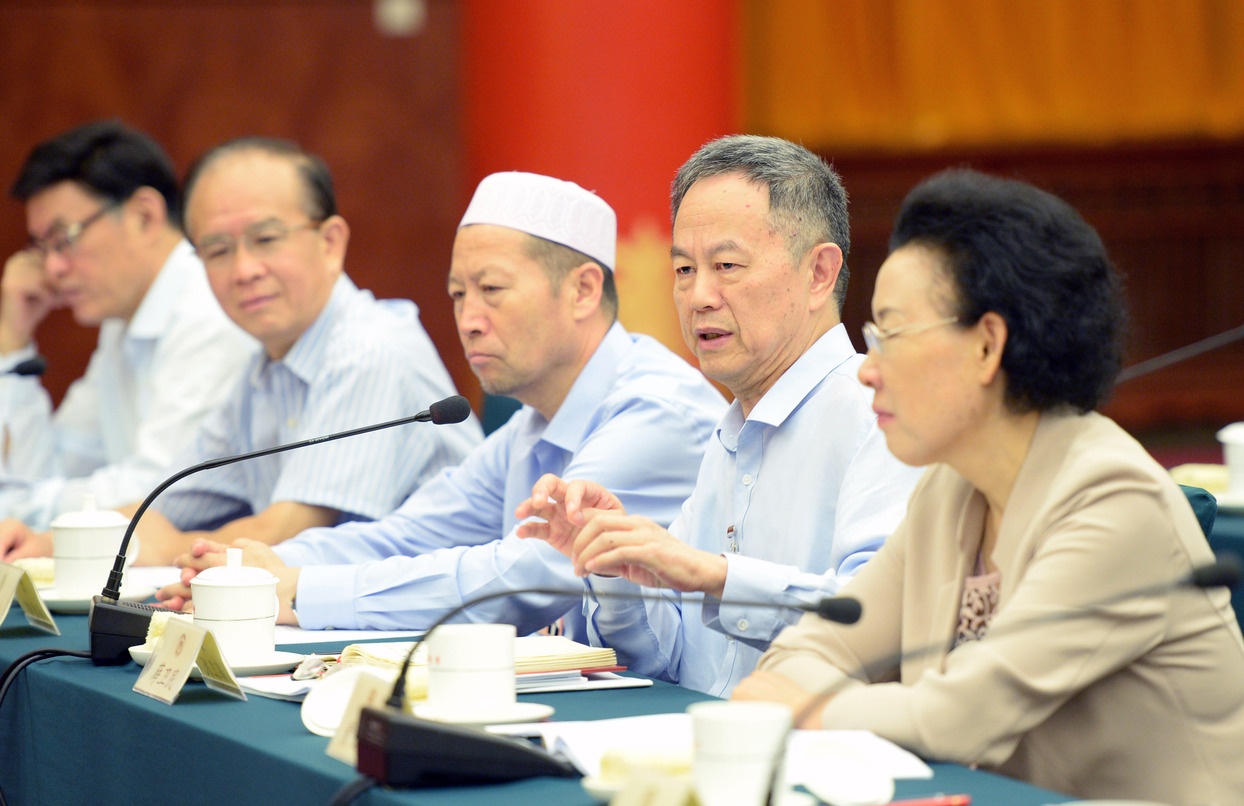   全國政協(xié)十三屆常委會第八次會議分組討論現(xiàn)場