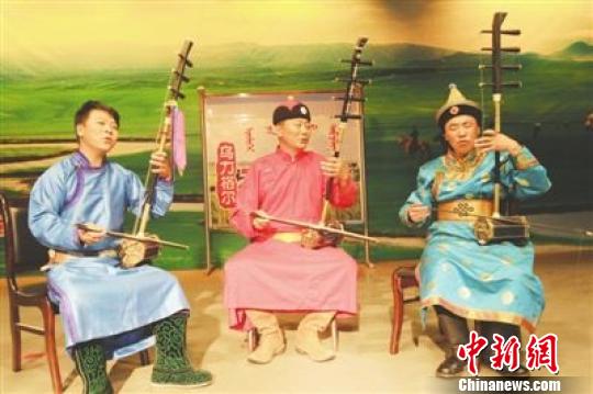 圖為烏力格爾演出現(xiàn)場(chǎng),。通遼宣傳部供圖