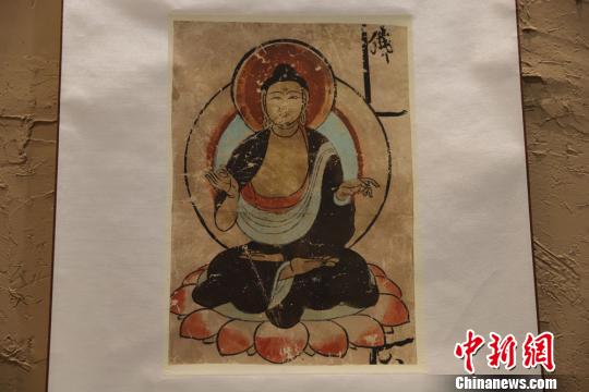 此次展覽共復(fù)制展出280余件,，讓流散海外的敦煌精品文物回歸家鄉(xiāng),，以原大、原色,、原樣亮相敦煌,，吸引大批“敦煌迷”一睹為快?！《⌒?攝