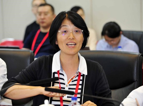 北京大學國家發(fā)展研究院中國健康發(fā)展研究中心主任,、國務院醫(yī)改專家咨詢委員會委員李玲