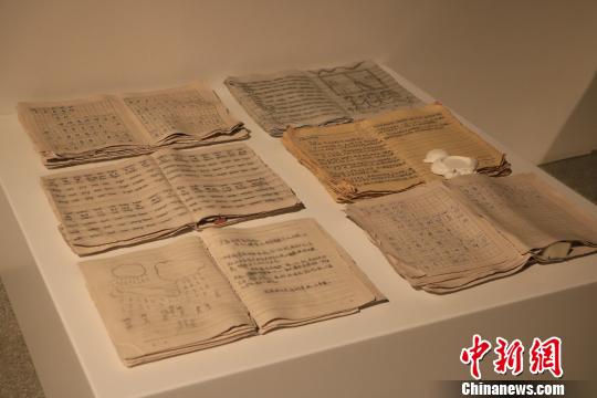 9月20日，第十三屆全國美術作品展覽陶藝作品展作品《童志浮生》,?！±铐嵑?攝
