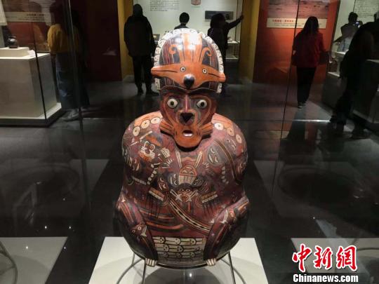 該展展出了秘魯11家博物館收藏的157件(組)歷年重要考古出土文物,。　胡健 攝