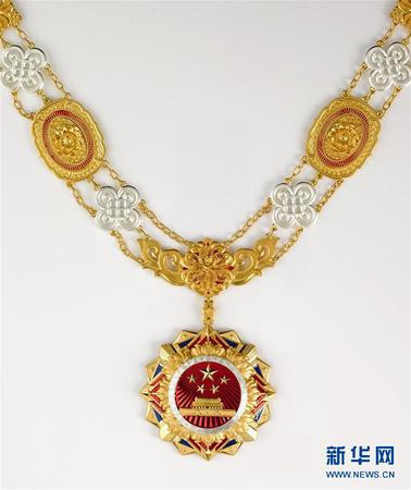 經(jīng)中共中央批準(zhǔn)，中華人民共和國國家勛章和國家榮譽稱號頒授儀式將于9月29日上午10時在北京人民大會堂隆重舉行,。 這是國家榮譽稱號獎?wù)隆?新華社發(fā)