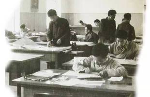 “可高興,，可自豪,，可不得了了！”84歲的他回憶61年前參加國(guó)慶群眾游行