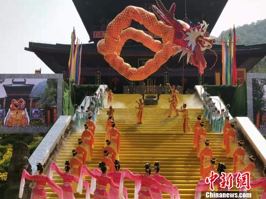 樂(lè)舞表演 周禹龍 攝