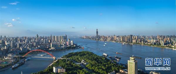 6,、俯瞰長(zhǎng)江和漢江交匯處的湖北武漢漢口龍王廟江段
