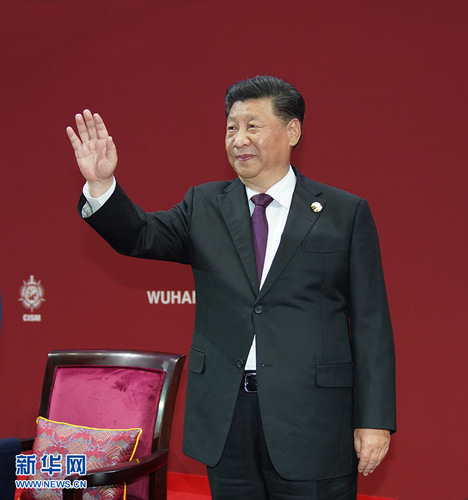 10月18日，中共中央總書記,、國(guó)家主席,、中央軍委主席習(xí)近平在武漢出席第七屆世界軍人運(yùn)動(dòng)會(huì)開幕式并宣布運(yùn)動(dòng)會(huì)開幕。 新華社記者 李剛 攝