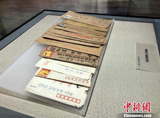 錢松喦與友人往來的書信,。　孫權 攝