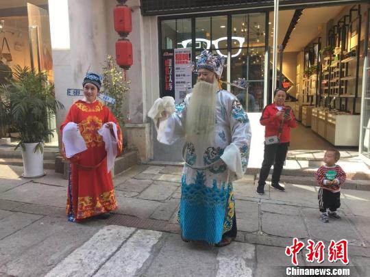四牌樓街已經修繕完畢,，對外開放。(吳蘭/攝) 吳蘭 攝