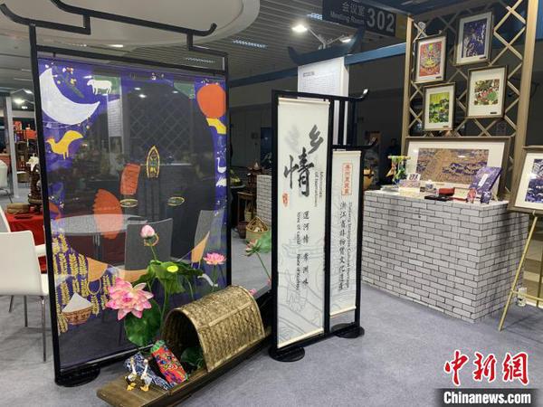 進博會上的中國農(nóng)民畫：讓“中國風”吹得更勁