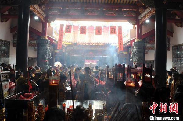 兩岸信眾齊聚福建南靖東坂關(guān)帝廟祭關(guān)公,。　張金川 攝