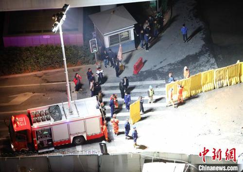 直擊事故現(xiàn)場,。　李思源　攝
