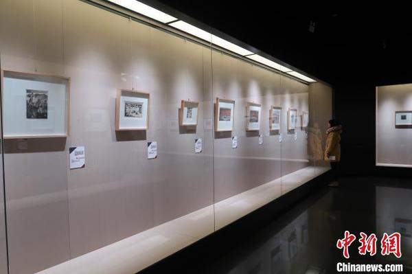 12月17日,，《印記,？中國(guó)革命歷史版畫展》在沈陽(yáng)“九？一八”歷史博物館展出,?！№n宏 攝