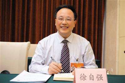 全國(guó)政協(xié)委員,、湖南省郴州市第一人民醫(yī)院急診科主任徐自強(qiáng)