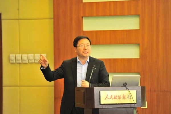 張?jiān)朴? 全國(guó)政協(xié)委員,、中國(guó)聯(lián)通研究院院長(zhǎng)
